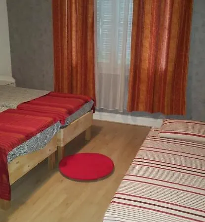 Apartamento Beau F3, rénové, calme, en plein centre de Nimes Exterior foto