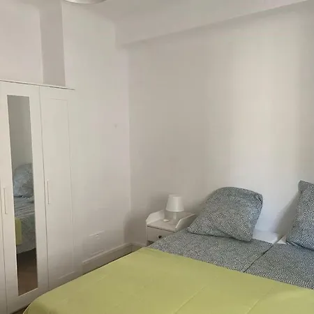 Apartamento Beau F3, rénové, calme, en plein centre de Nimes Exterior foto