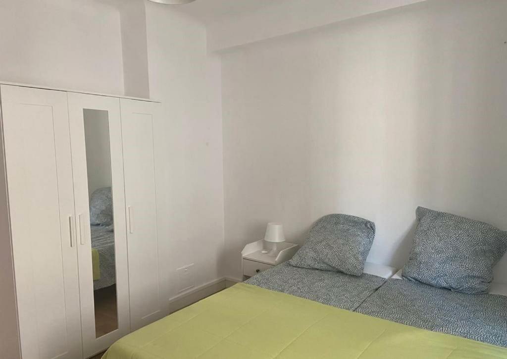 Apartment Beau F3, Renove, Calme, En Plein Centre De Nimes