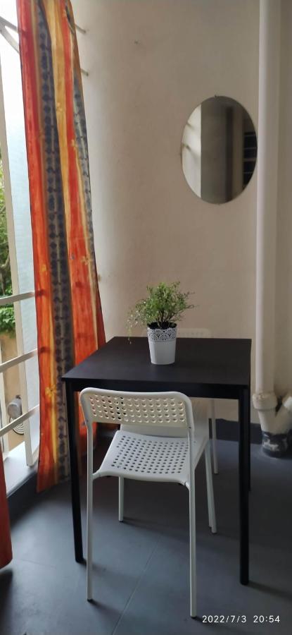 Beau F3, Renove, Calme, En Plein Centre De * Nimes