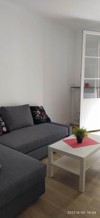 Beau F3, Renove, Calme, En Plein Centre De Apartment