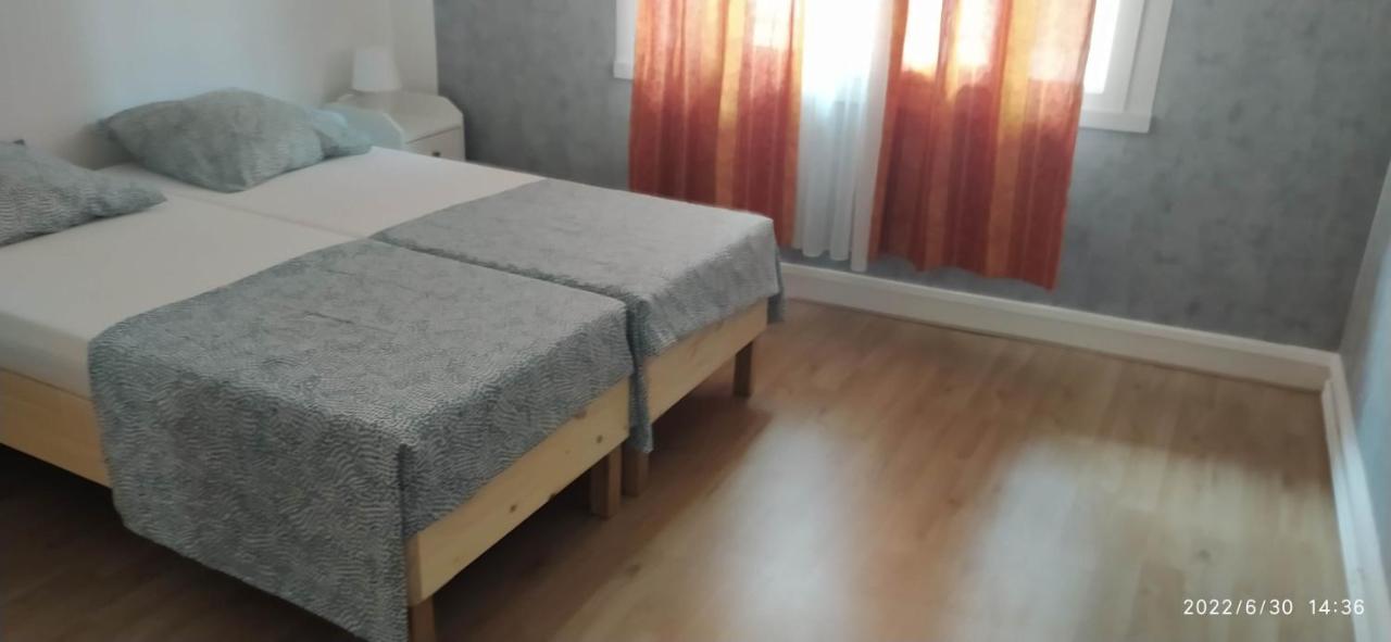 Apartment Beau F3, Renove, Calme, En Plein Centre De *
